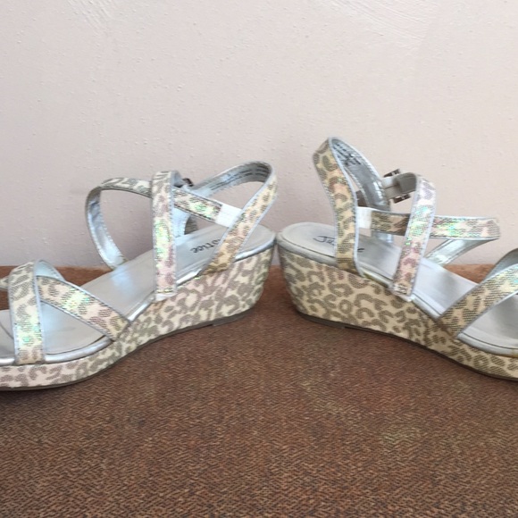 Justice Wedge Sandals - Picture 4 of 8